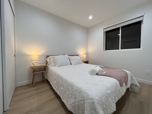 5 Schlafzimmer, Schreibtisch, Reisekinderbett, kostenloses WLAN