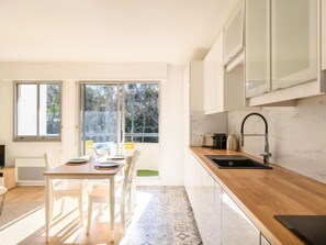Fridge, microwave, dishwasher, toaster