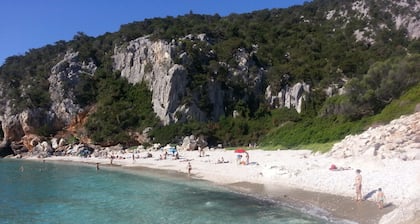 LAST M JULY HOLIDAYS TRILO VERANDA SEA VIEW, WIFI, Air Conditioning.
