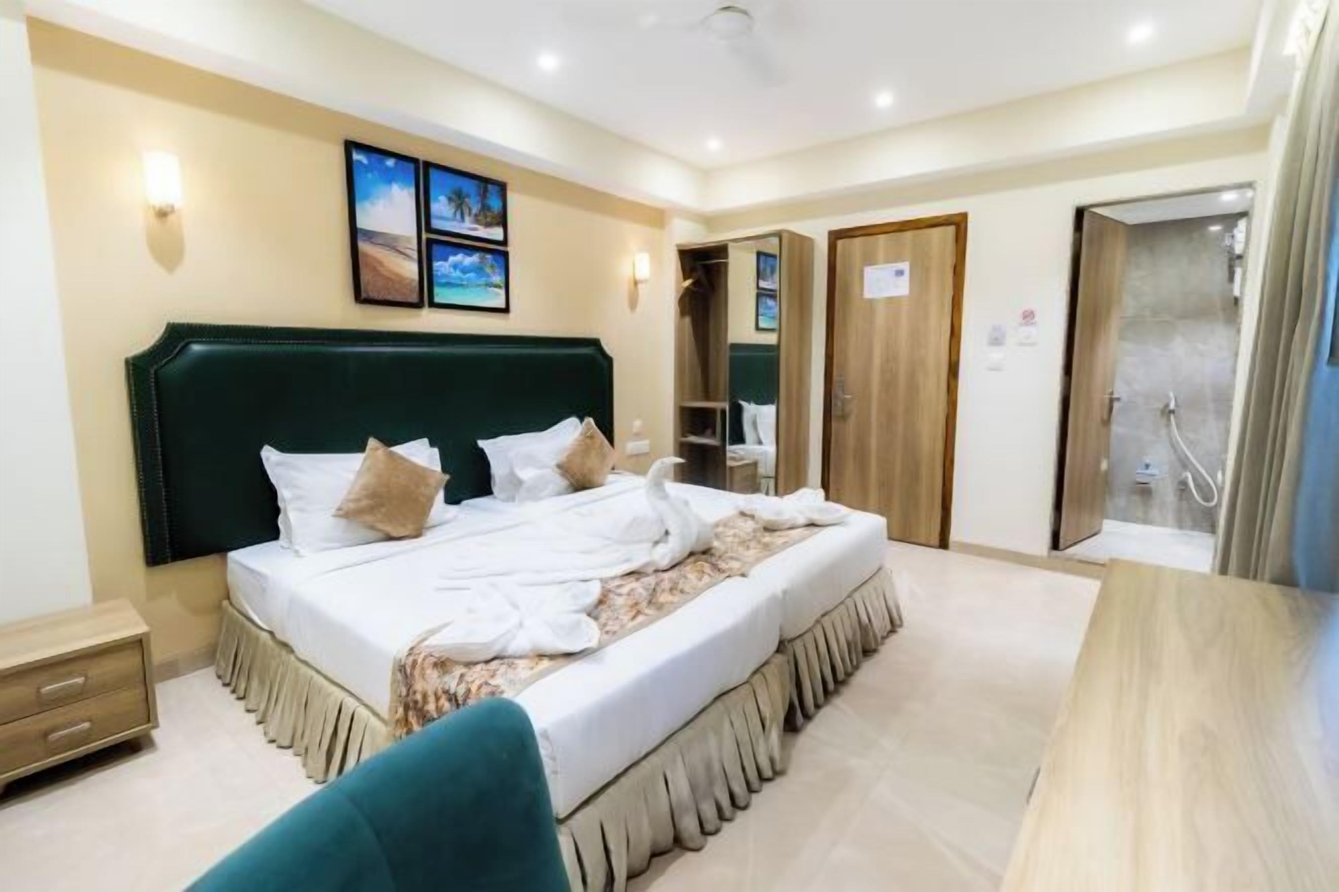 Minibar, Zimmersafe, individuell dekoriert, individuell eingerichtet