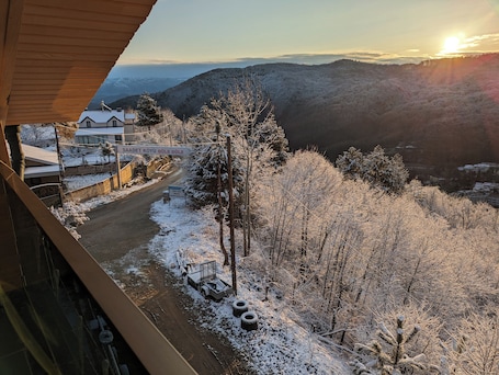 Deluxe Suite | Bathroom. Turkish Mountain Retreat