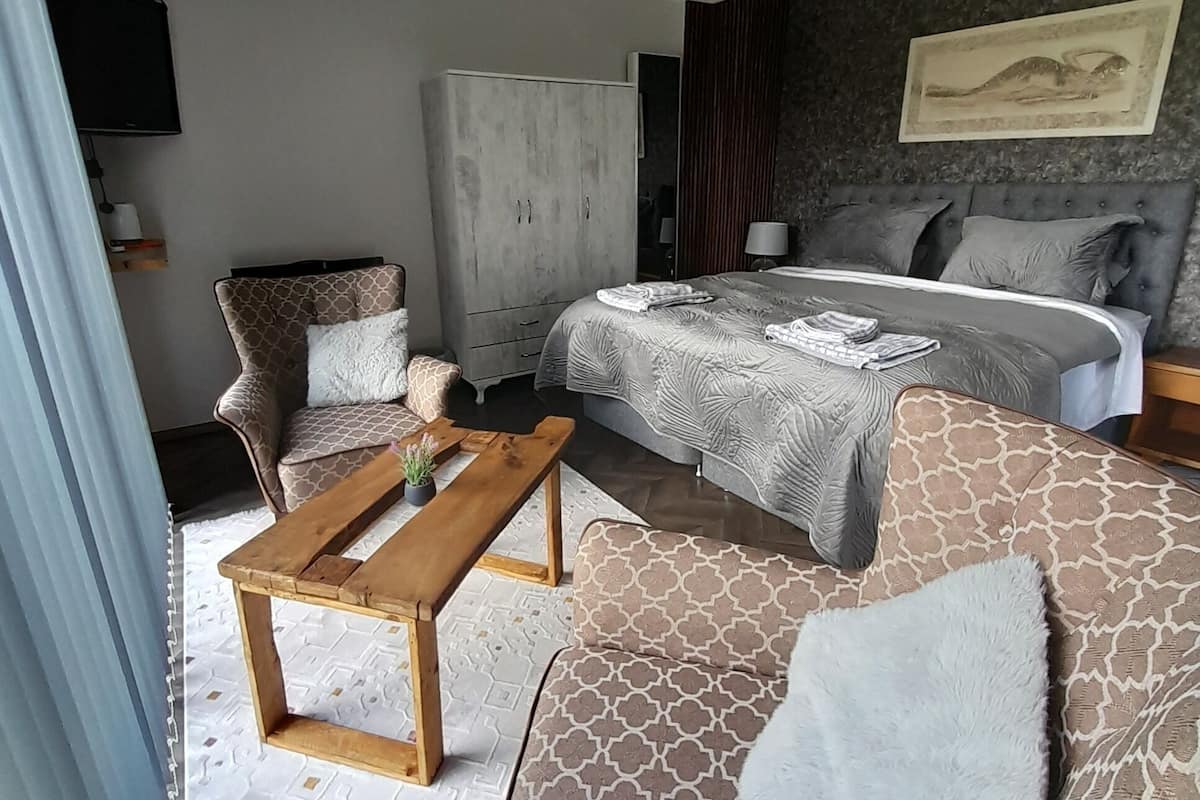 Panoramic dubbelrum eller tvÄbÀddsrum - utsikt mot bergen | 1 sovrum, memory foam-madrasser, individuell inredning och unika möbler