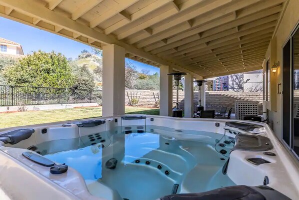 Terrace/patio - Lux Haven with Movie Theater, Hot Tub, Office, and Grill NestNights (Santa Clarita)