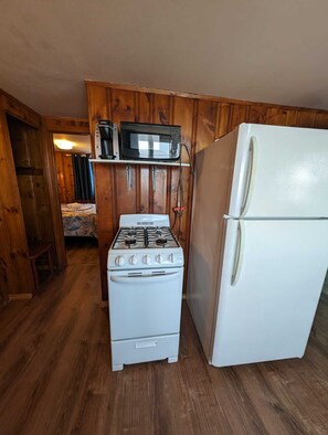 Microwave, oven, stovetop, coffee/tea maker - Enjoy the Ocean at the Tuna Saturday cottage located at the Oceana Cottages (North Truro)