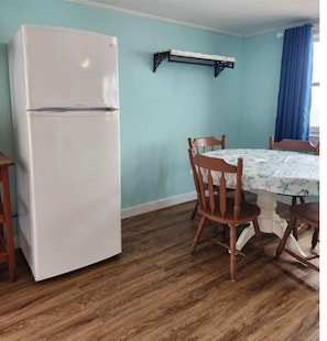 Dining - Relaxing Retreat at the Dolphin Saturday cottage located at the Oceana Cottages (North Truro)