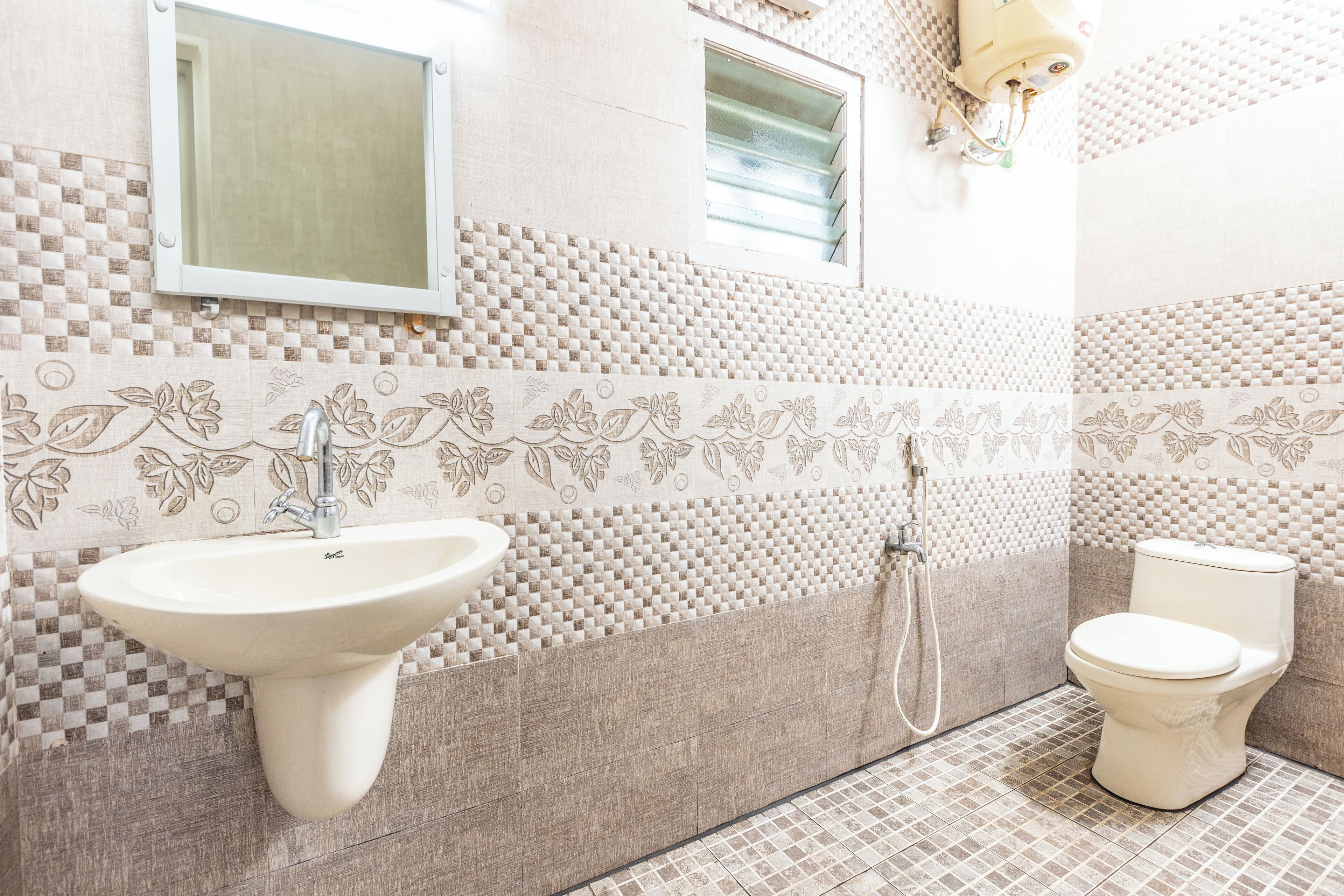 Family Δίκλινο Δωμάτιο (Double) | Μπάνιο | Ντουζιέρα, τηλέφωνο υδρομασάζ, πιστολάκι μαλλιών