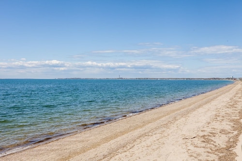 Relaxing Retreat at the Pearl VIP Sunday Cottage located at the Oceana Cottages