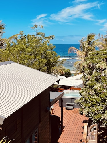 Waterfront Jacuzzi bungalow