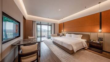 Deluxe Room, 1 Bedroom | In-room safe, blackout drapes, iron/ironing board, free WiFi