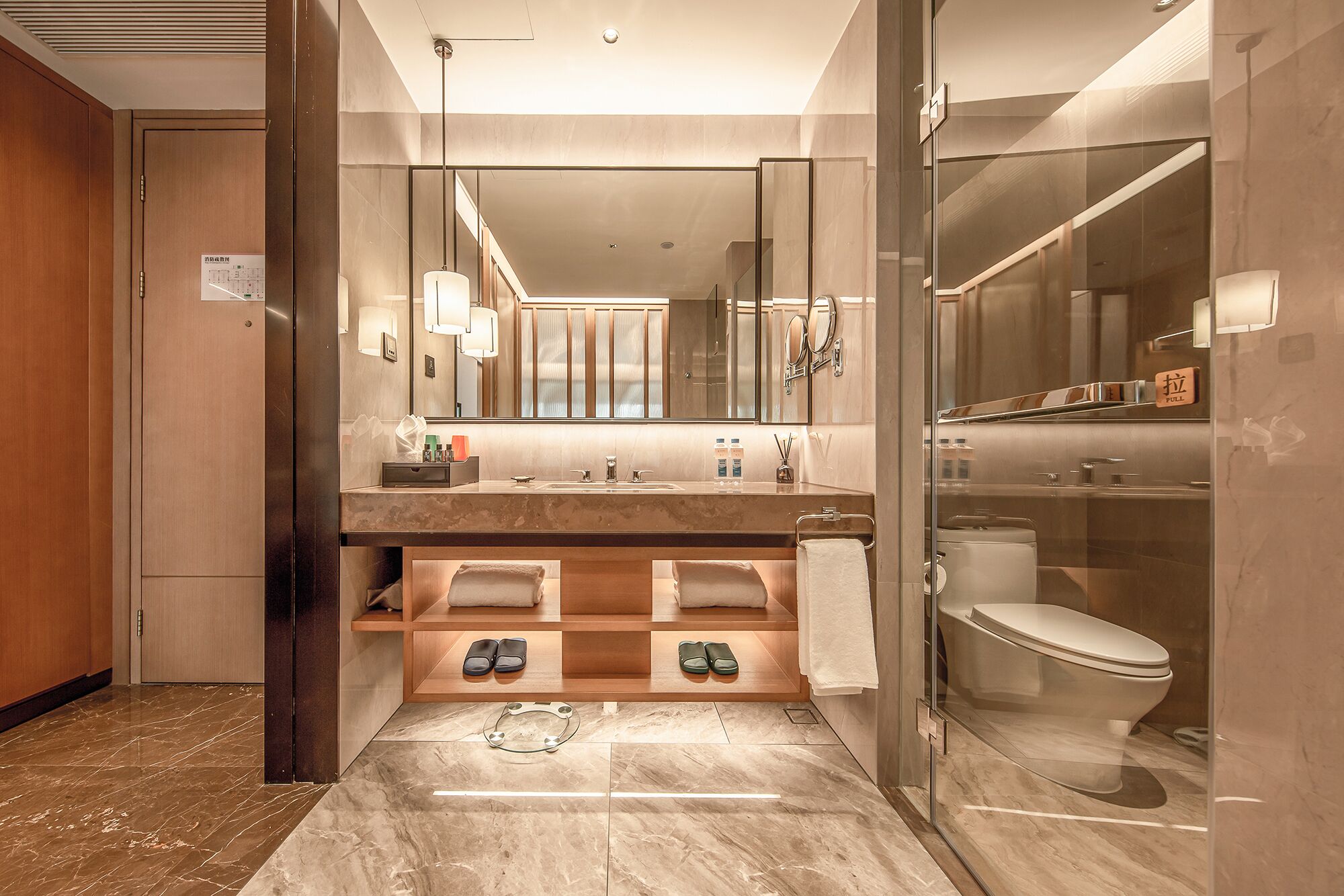 Executive Twin Room | In-room safe, blackout drapes, iron/ironing board, free WiFi