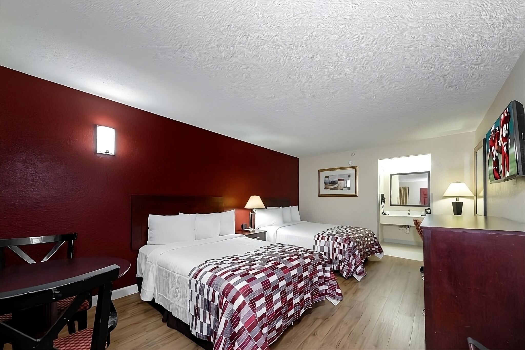 Conveniently To Excellent Transportation! Pet-friendly, Outdoor Pool, Parking!