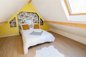 2 Schlafzimmer, Schreibtisch, Bügeleisen/Bügelbrett, WLAN