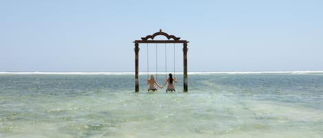 Pantai berhampiran, pasir putih, selam skuba