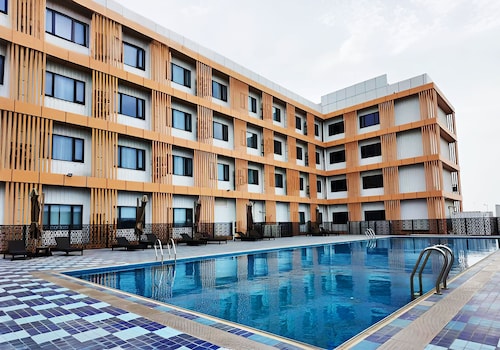 Escale International Hotel