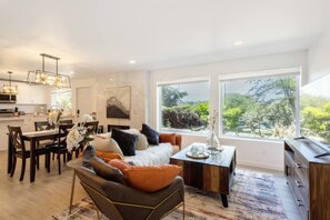 Televisie en een open haard