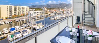 ROYAL MARINE 2 425 Roses