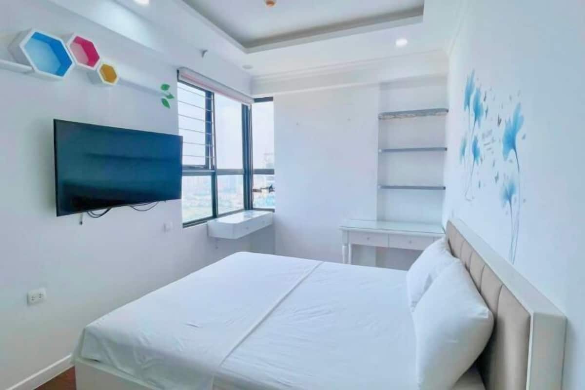 2 habitaciones, escritorio y espacio para trabajar con laptop