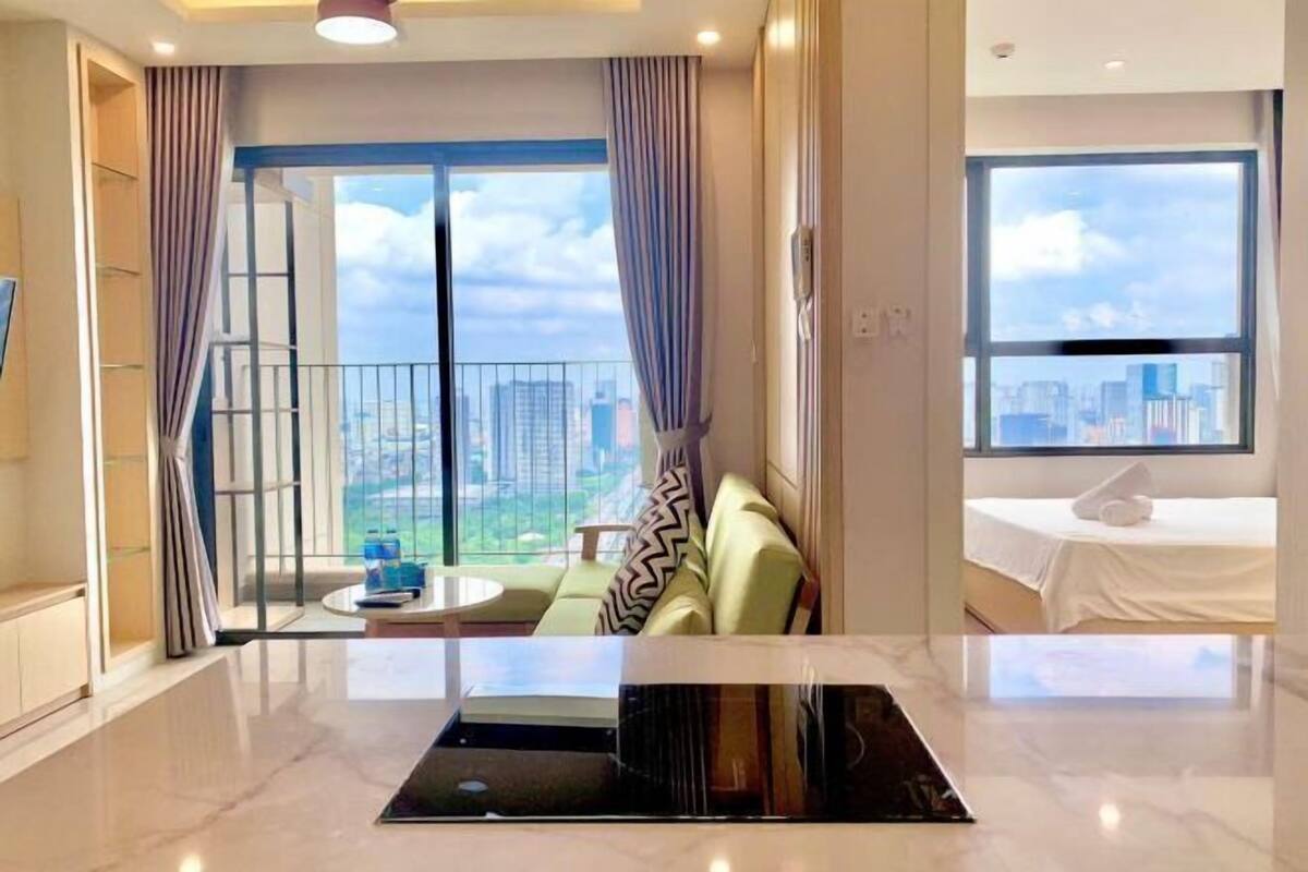 2 habitaciones, escritorio y espacio para trabajar con laptop