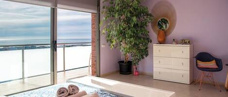 5 chambres, lit parapluie, Wi-Fi, draps fournis