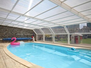 Pool - Family house in Pontorson with covered pool (Pontorson)