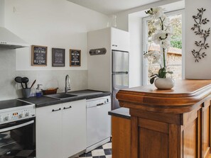 Kühlschrank, Mikrowelle, Geschirrspüler