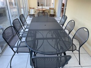 Outdoor dining