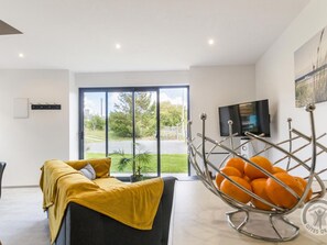 Interior - Modern house with spa and garden near the beach (Tourneville-sur-Mer)