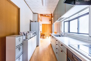 Classic House | Private kitchen - Sayuragi Villa Shirahama (Shirahama)