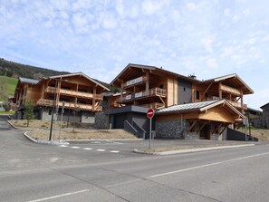 Exterior - New Apartment with Terrace, Near Center and Perrières Lift, Les Gets (Les Gets)