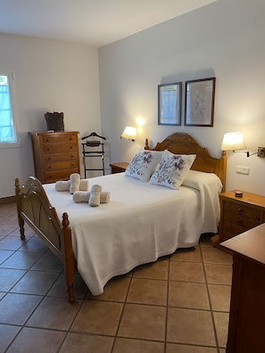 4 chambres, bureau, fer et planche Ă repasser, Wi-Fi gratuit