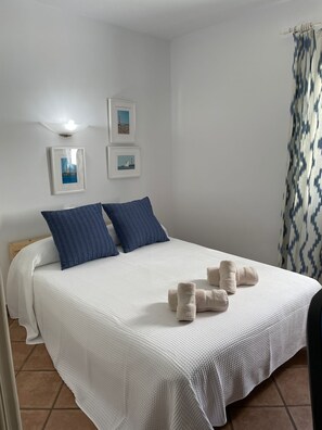 4 habitaciones, escritorio, tabla de planchar con plancha y wifi gratis 