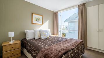 3 bedrooms, iron/ironing board, travel cot, WiFi