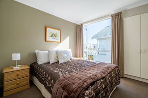 3 bedrooms, iron/ironing board, travel cot, WiFi