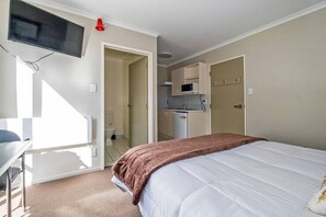 3 bedrooms, iron/ironing board, travel crib, WiFi