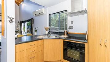 Kjøleskap, mikrobølgeovn, ovn og brødrister