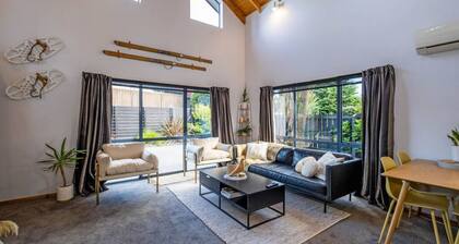 Little Black Chalet Methven