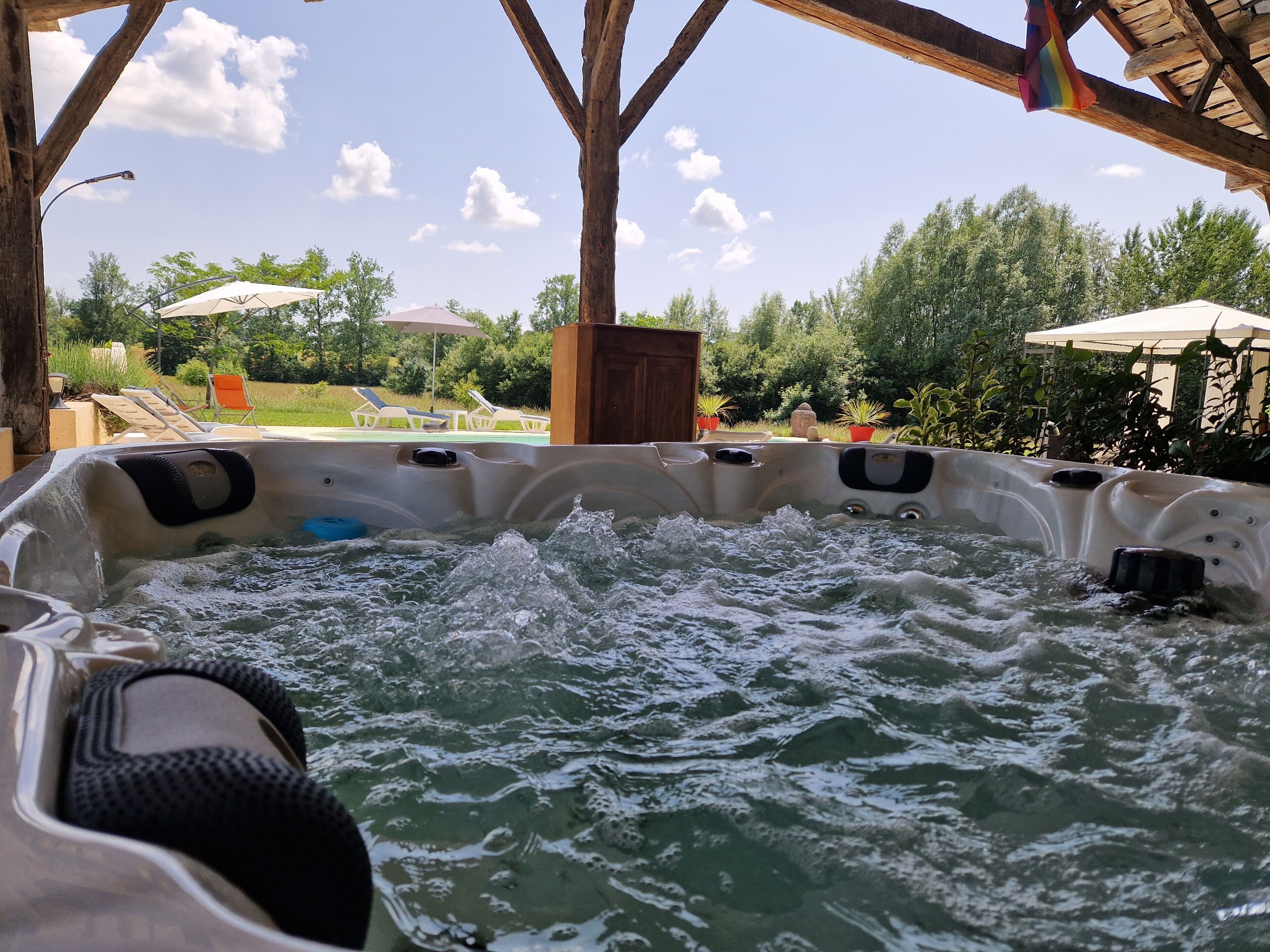 Bain à remous extérieur