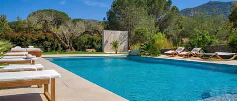 Piscine extérieure, piscine chauffée