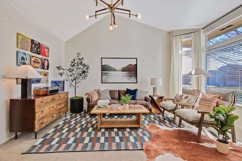 Stylish 3BR/2BA Home near Park
