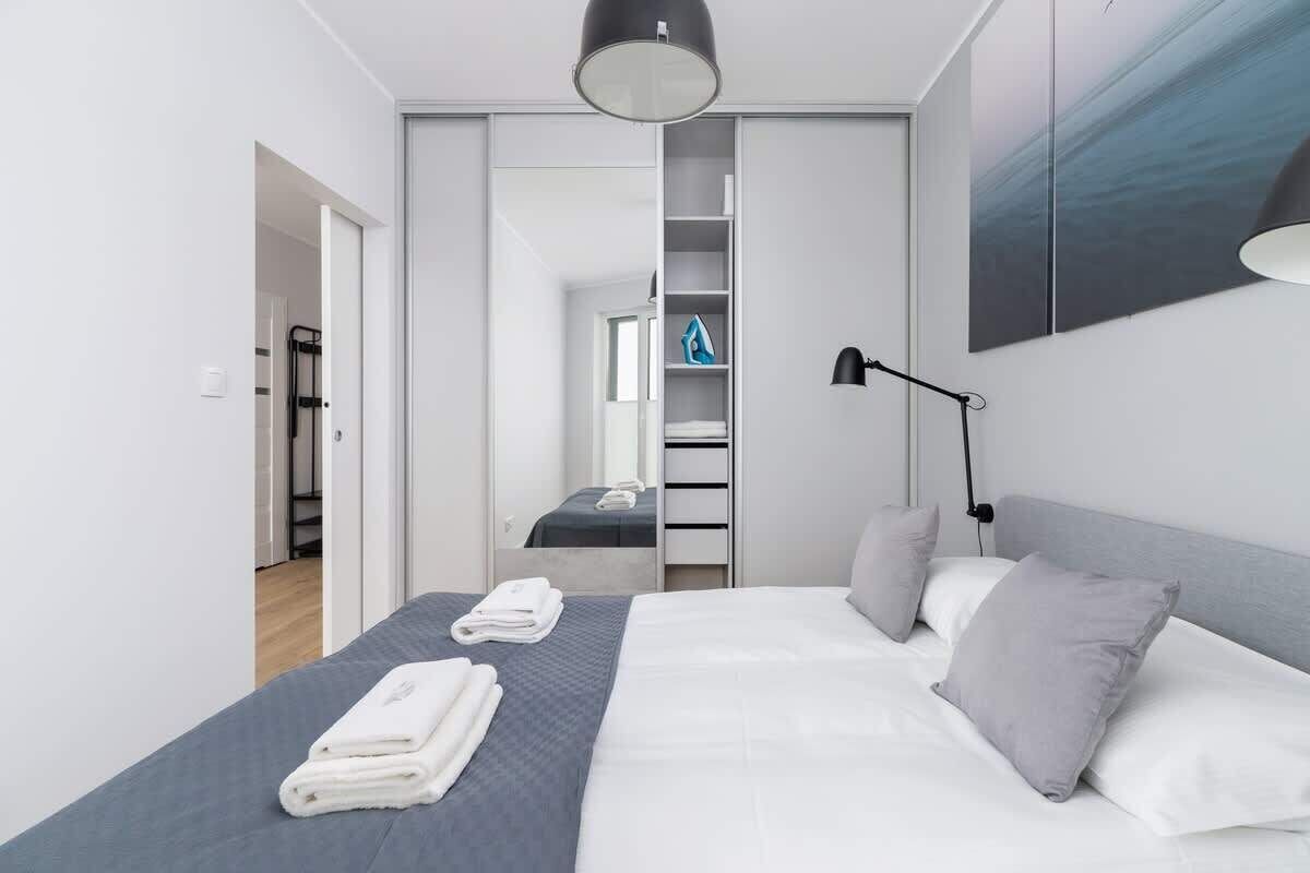 1 habitación, tabla de planchar con plancha, wifi y ropa de cama 