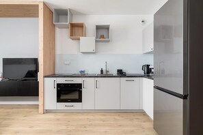 Fridge, oven, stovetop, dishwasher - Świtezianki 2 | Elegant Apartment | Parking (Kraków)