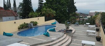 Batu Indah Pool Villa