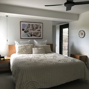 3 Schlafzimmer, Schreibtisch, Bügeleisen/Bügelbrett, WLAN