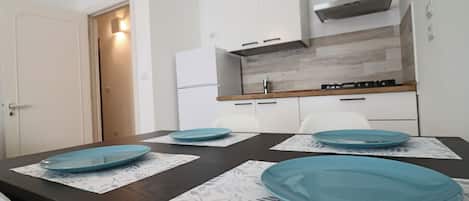 Casa, 2 habitaciones, vista a la ciudad | Restaurantes