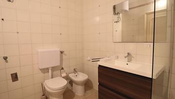 Ferienhaus, 2 Schlafzimmer, Stadtblick | Badezimmer