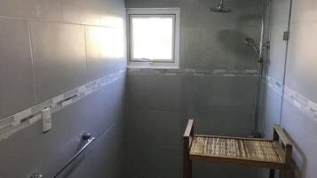 Condo, 2 Bedrooms, Balcony, Garden View | Bathroom