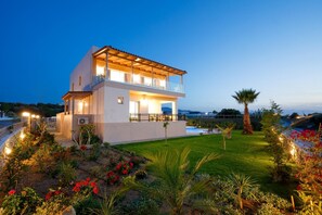 Villa, Smoking | 3 bedrooms