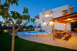 Villa, para fumadores | 3 habitaciones 