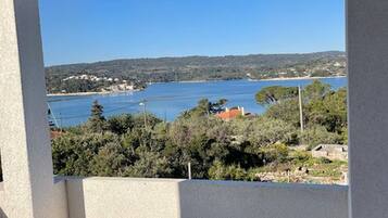 Apartment, 2 Bedrooms, Smoking, Balcony | Property grounds