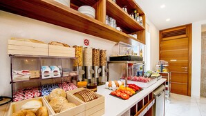 Desayuno continental gratuito y diario